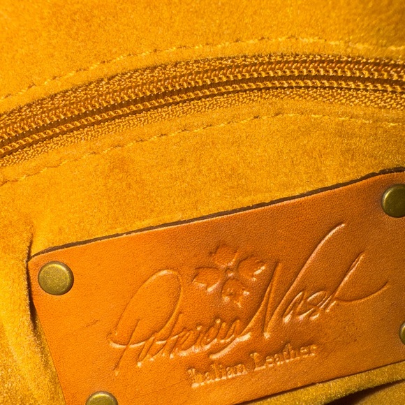 PATRICIA NASH VINTAGE STYLE WOVEN LEATHER TOTE. 12” (H) × 13” (W) × 5” (D) - Picture 12 of 16